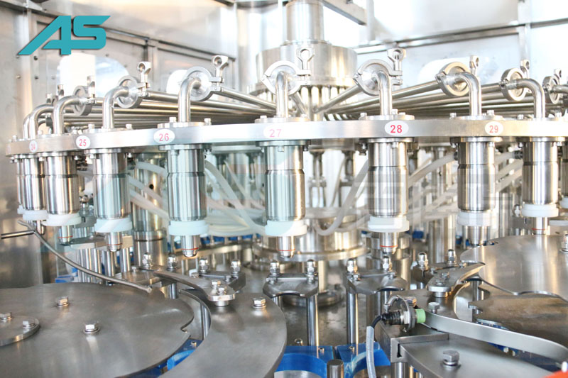 PET瓶灌裝機(jī)保證衛(wèi)生質(zhì)量采取的有效措施